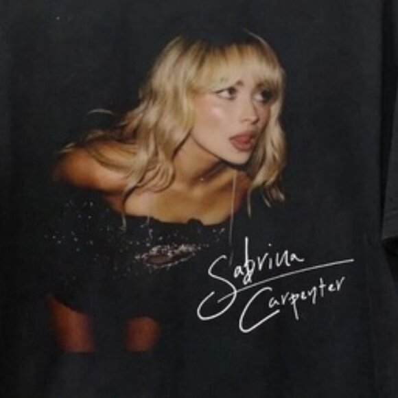 Sabrina Carpenter 90s Graphic Sabrina Rock Music Tour T-Shirt - Picture 2 of 3